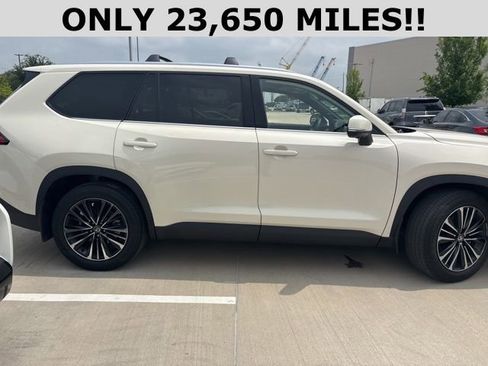 Used 2024 Toyota Grand Highlander AWD Hybrid image 2