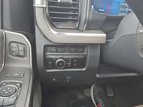 Used 2023 Ford F250 Platinum AWD/4WD image 25
