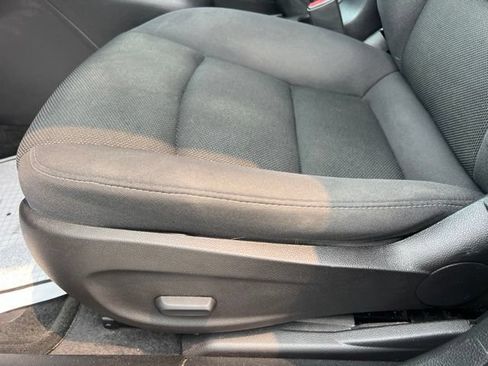 Used 2015 Chevrolet Cruze LT FWD image 17