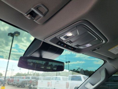 Used 2024 GMC Sierra 1500 Elevation image 25