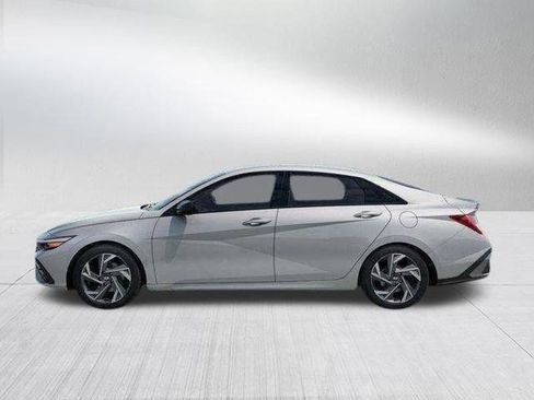 New 2026 Hyundai Elantra SEL Sport FWD image 3