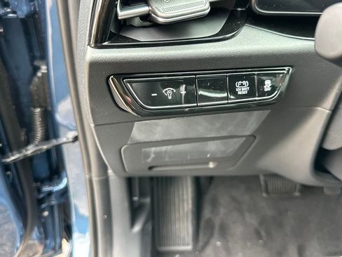 New 2025 Kia Niro EX image 10