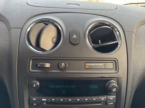 Used 2010 Chevrolet HHR LT image 16