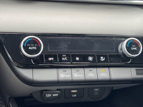 New 2026 Hyundai Elantra Sport FWD image 18