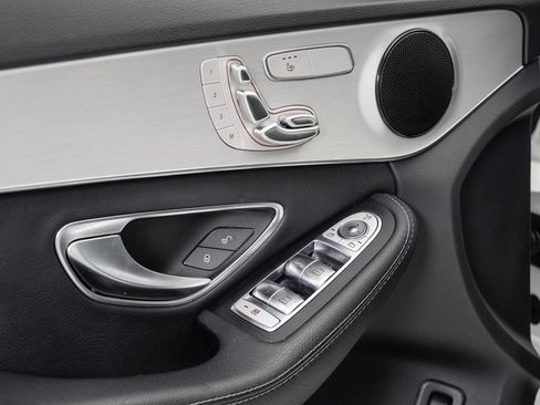 Used 2019 Mercedes-Benz C 300 Sedan image 8