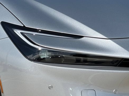 New 2027 Toyota Prius Plug-In Hybrid FWD image 23
