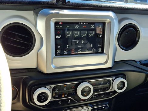 Used 2021 Jeep Wrangler Unlimited Sport image 15