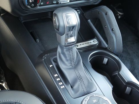 New 2026 Ford Bronco Outer Banks w/ Sasquatch Package AWD/4WD image 17