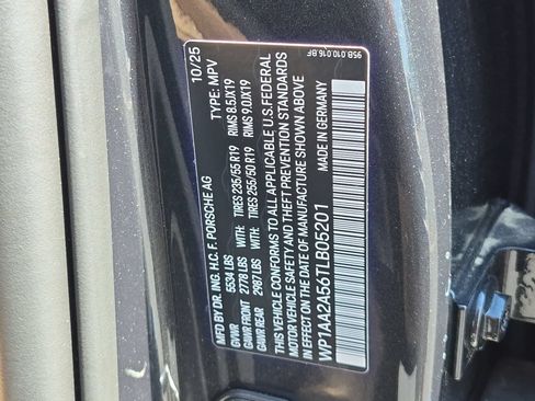 Certified 2026 Porsche Macan AWD/4WD image 28