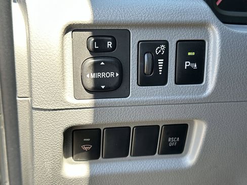 Used 2011 Toyota 4Runner SR5 AWD/4WD image 36
