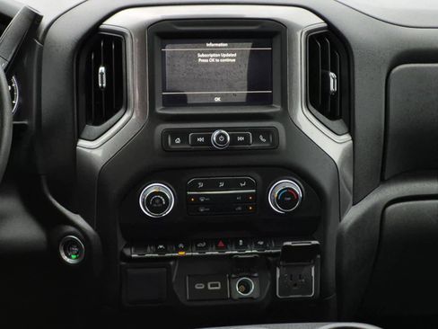 Used 2024 Chevrolet Silverado 1500 Custom image 15