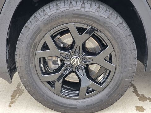 Used 2024 Volkswagen Atlas Peak Edition SEL AWD/4WD image 11