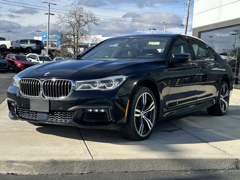 Used 2016 BMW 750i xDrive image 3