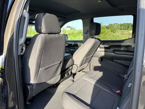 Used 2024 GMC Sierra 1500 Elevation w/ X31 Off-Road Package AWD/4WD image 11