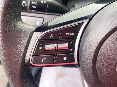 Certified 2023 Kia Forte LXS FWD image 17