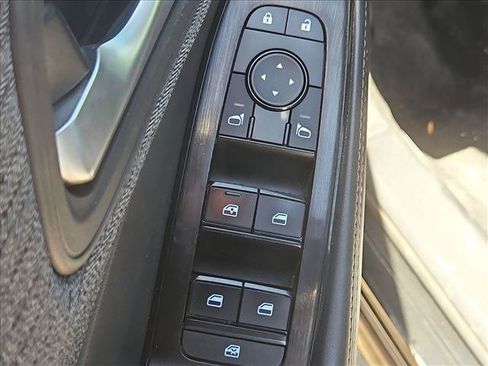 Used 2023 Nissan Rogue SV FWD image 11