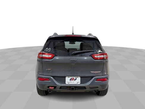 Used 2016 Jeep Cherokee Trailhawk w/ Comfort/Convenience Group AWD/4WD image 8