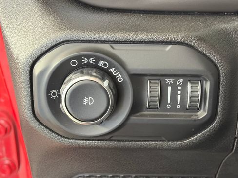 Used 2019 Jeep Wrangler Unlimited Sport S AWD/4WD image 26