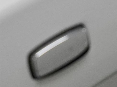 Used 2018 Chevrolet Malibu LT image 34