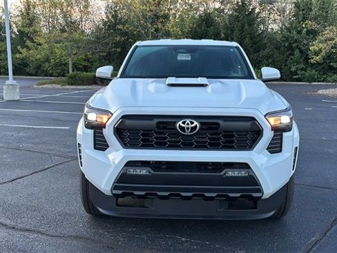 New 2025 Toyota Tacoma TRD Sport image 6