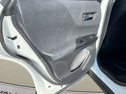 Used 2023 Toyota Venza Nightshade image 23