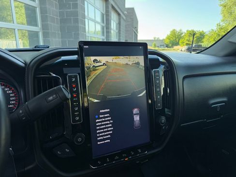 Used 2015 GMC Sierra 2500 SLT w/ Duramax Plus Package AWD/4WD image 26