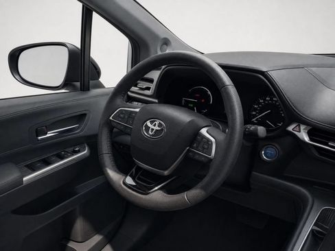 Used 2021 Toyota Sienna XSE w/ XSE Plus Package AWD/4WD image 25