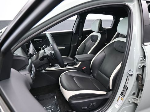 Used 2025 Kia K4 GT-Line w/ GT-Line Premium Package FWD image 10