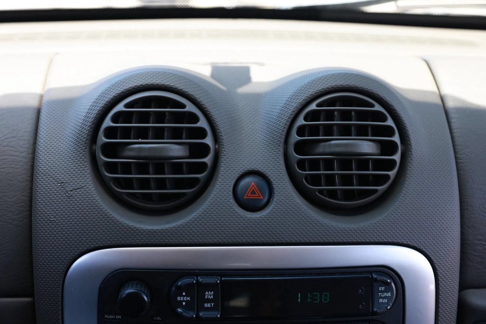 Used 2006 Jeep Liberty Limited AWD/4WD image 33