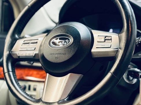 Used 2011 Subaru Outback 2.5i Limited image 15