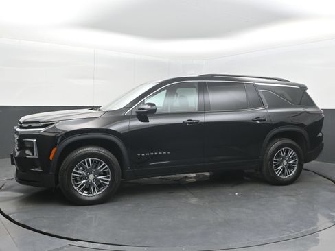 Certified 2026 Chevrolet Traverse LT FWD image 5