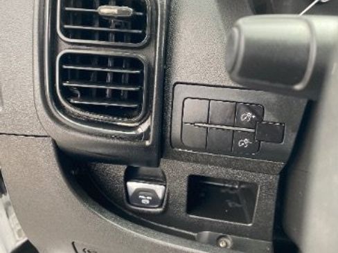 Used 2025 RAM ProMaster 2500 FWD image 18