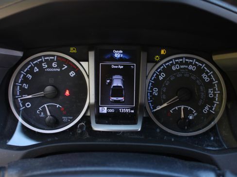 Used 2023 Toyota Tacoma Limited AWD/4WD image 10