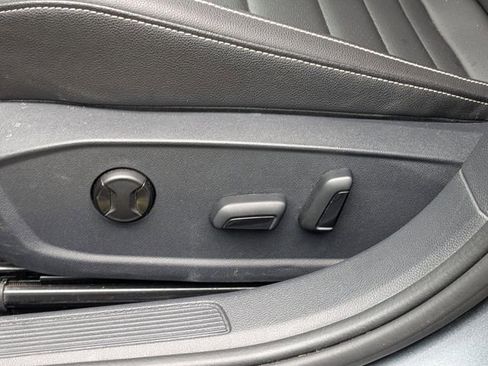 Used 2024 Volkswagen Jetta SE FWD image 18