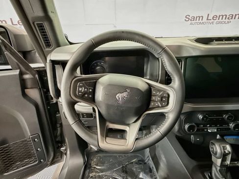 Used 2024 Ford Bronco Black Diamond w/ Sasquatch Package AWD/4WD image 11
