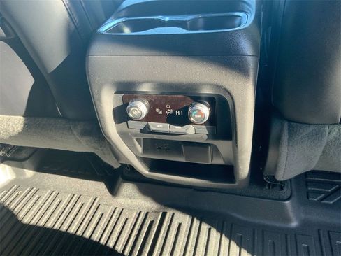 Used 2024 GMC Acadia Elevation image 31