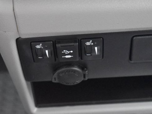 Used 2020 Toyota Sienna XLE image 28