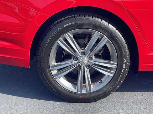 Used 2019 Volkswagen Jetta R-Line w/ R-Line Cold Weather Package FWD image 9