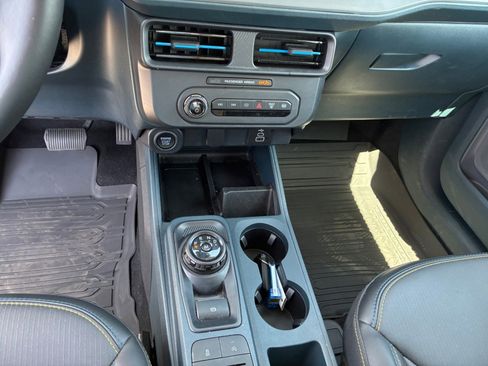 Used 2025 Ford Maverick Lobo AWD/4WD image 18