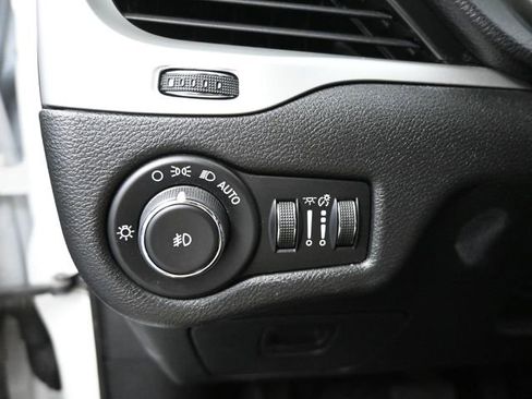 Used 2015 Jeep Cherokee Trailhawk AWD/4WD image 28