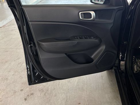 Used 2026 Hyundai Venue SEL FWD image 18