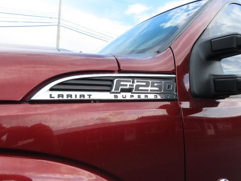 Used 2016 Ford F250 Lariat w/ Lariat Interior Package image 13