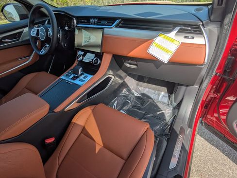 New 2026 Jaguar F-PACE R-Dynamic S image 30