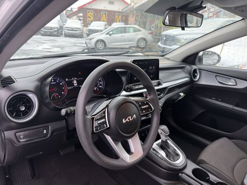 Used 2023 Kia Forte LXS image 10