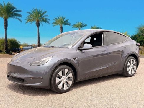 Used 2023 Tesla Model Y Long Range AWD/4WD image 42
