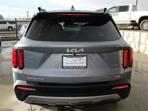 Used 2023 Kia Sorento SX Prestige image 4
