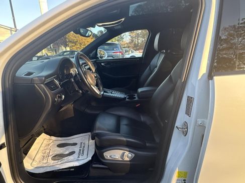 Used 2018 Porsche Macan image 19
