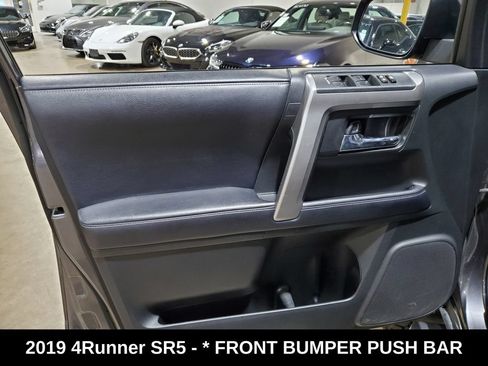 Used 2019 Toyota 4Runner SR5 AWD/4WD image 8