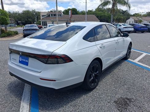 Certified 2025 Honda Accord SE image 6