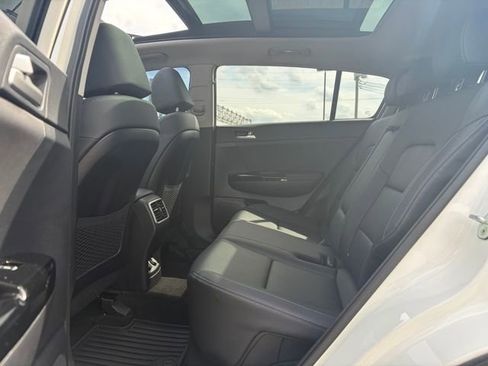 Used 2022 Kia Sportage EX image 11